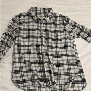 Treasure & Bond Boyfriend Relaxed Fit Plaid Button Up Shirt • Size M